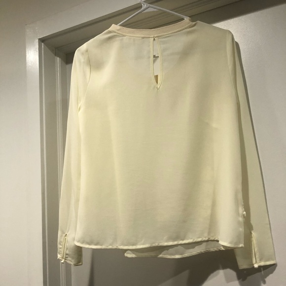 Blouse - Picture 2 of 3